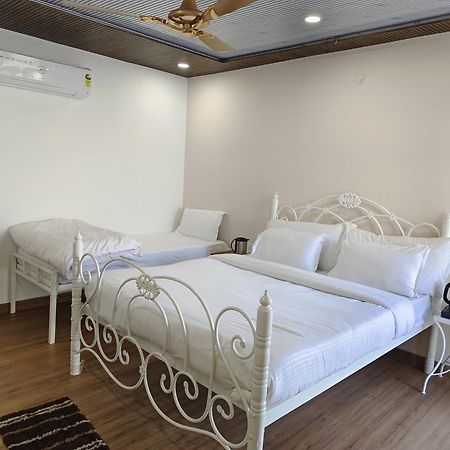 Hotel Golden Heritage Deluxe Jaipur Ngoại thất bức ảnh