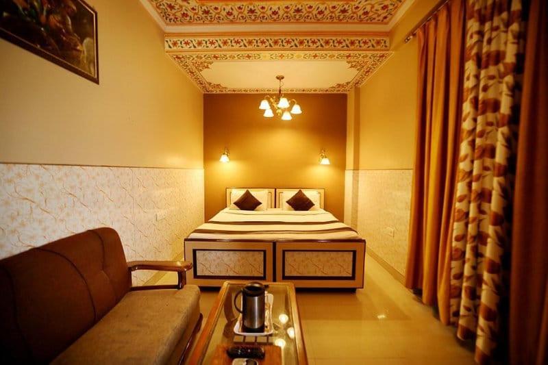 Hotel Golden Heritage Deluxe Jaipur Ngoại thất bức ảnh