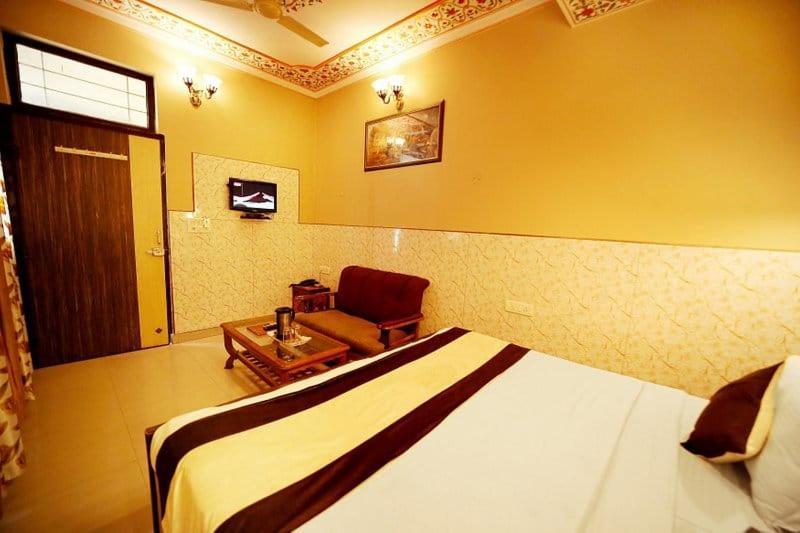 Hotel Golden Heritage Deluxe Jaipur Ngoại thất bức ảnh